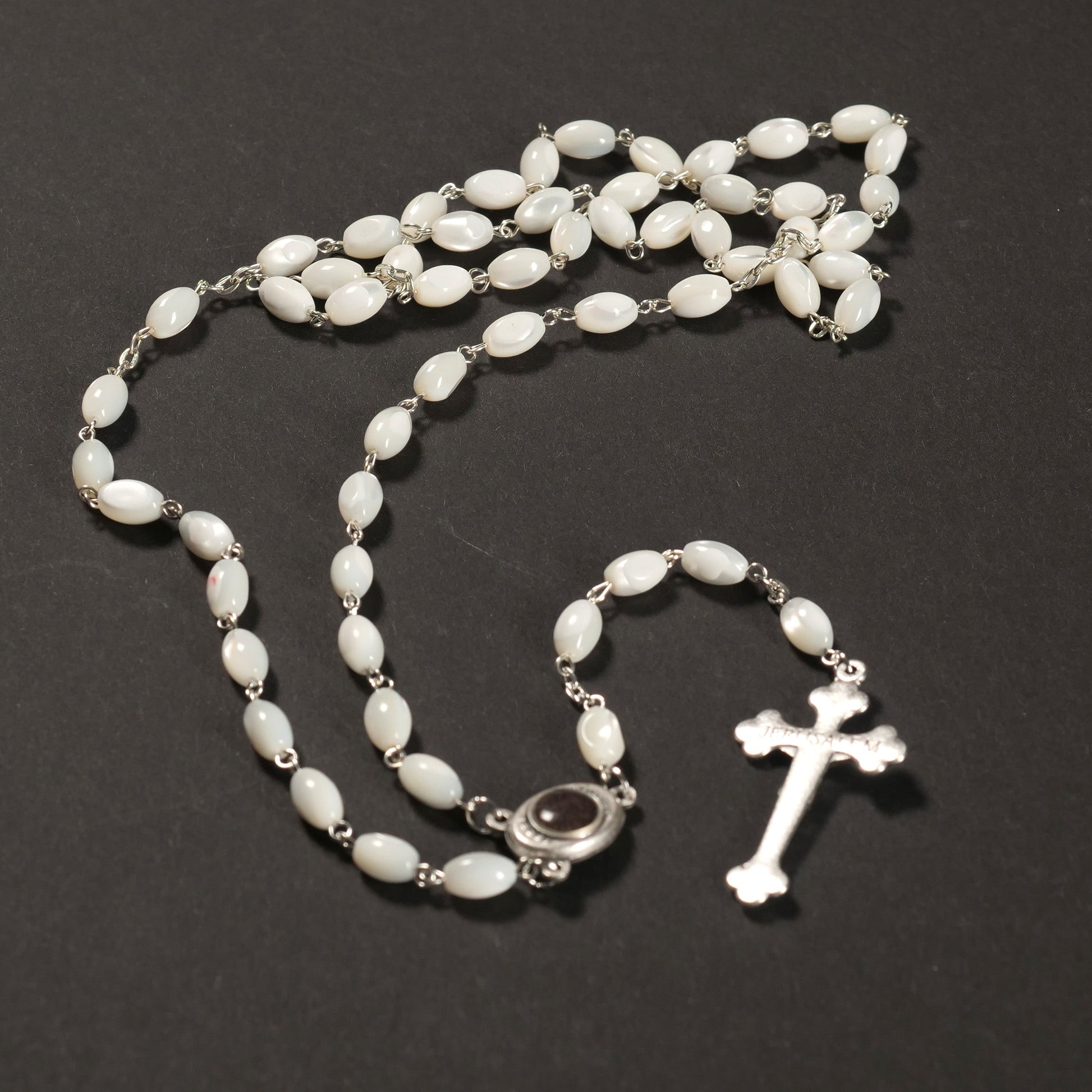 Rosenkranz mit ovalen Perlen aus Perlmutt-1